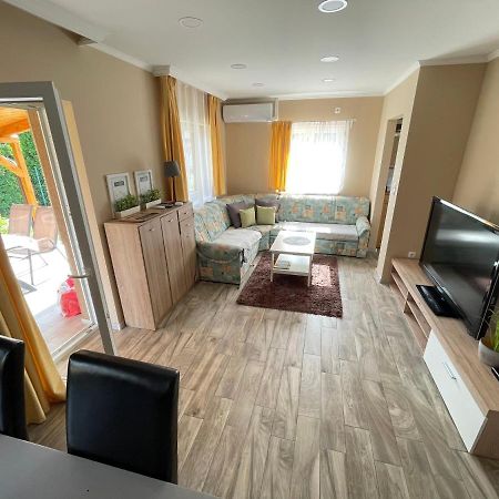 Lilla Apartman Balatonkeresztúr Exteriér fotografie