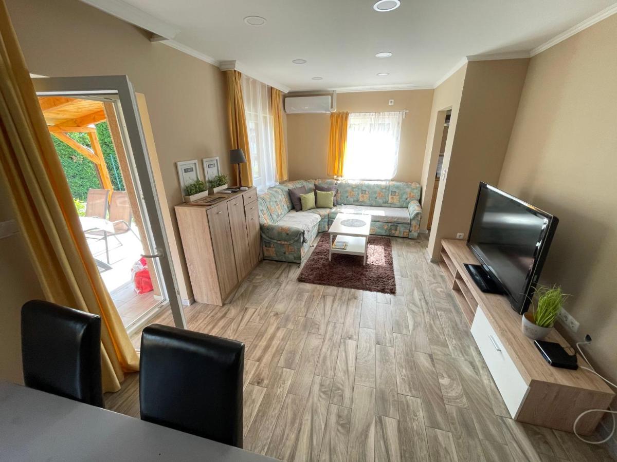 Lilla Apartman Balatonkeresztúr Exteriér fotografie