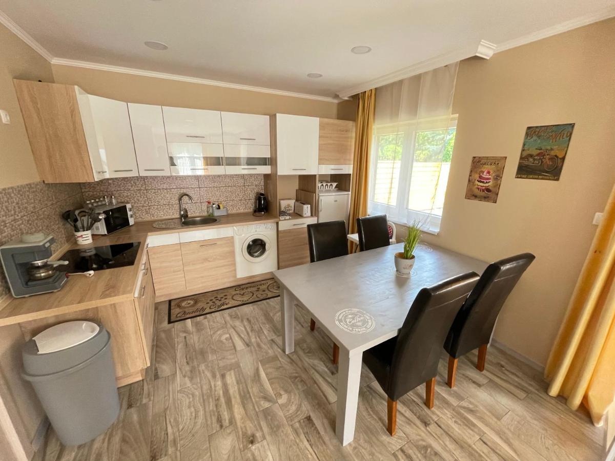 Lilla Apartman Balatonkeresztúr Exteriér fotografie