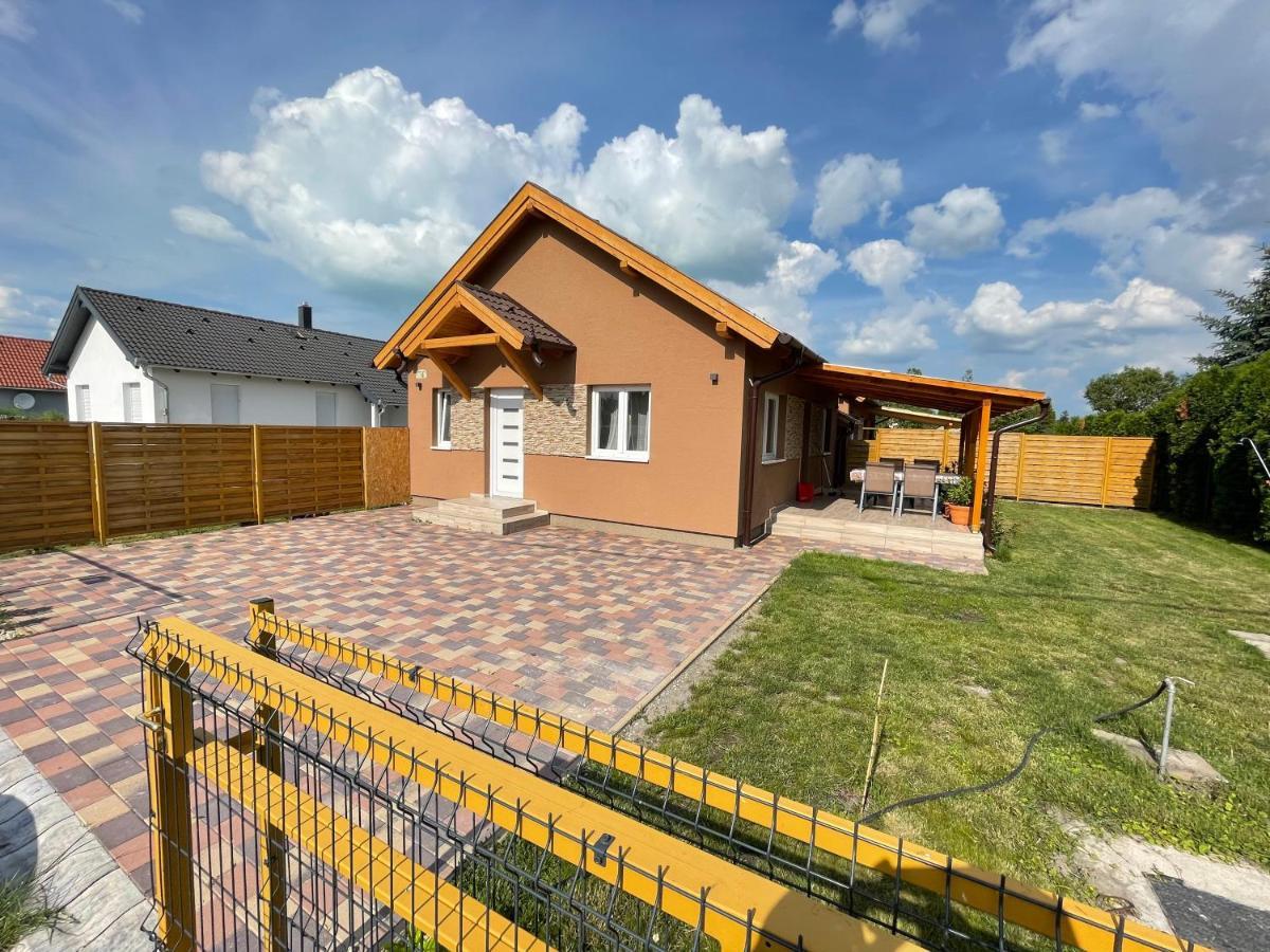 Lilla Apartman Balatonkeresztúr Exteriér fotografie