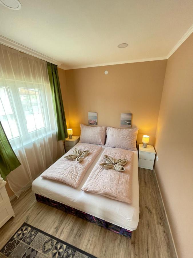 Lilla Apartman Balatonkeresztúr Exteriér fotografie